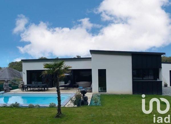 Maison d’architecte 6 pièces de 145 m² à Plumelec (56420)