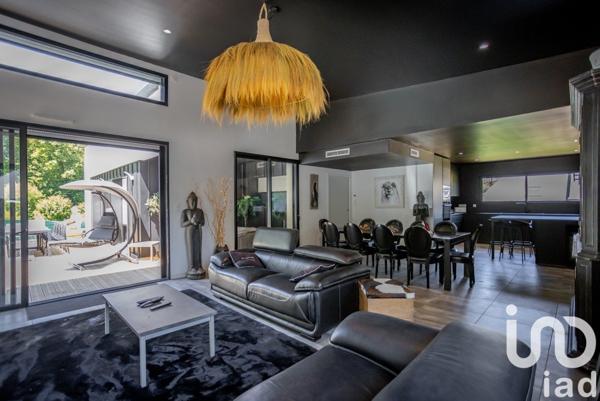 Maison d’architecte 6 pièces de 145 m² à Plumelec (56420)