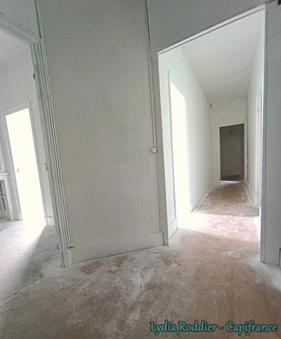 Immeuble à vendre LA MONNERIE LE MONTEL (63650)