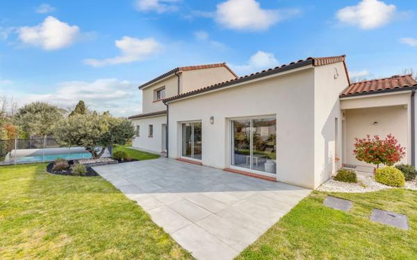 Maison à vendre    6 pièces •  Pibrac