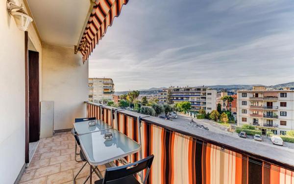 NICE BAS MONT BORON - 3 pièces à vendre avec parking