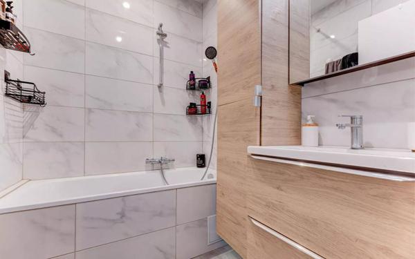 NICE BAS MONT BORON - 3 pièces à vendre avec parking