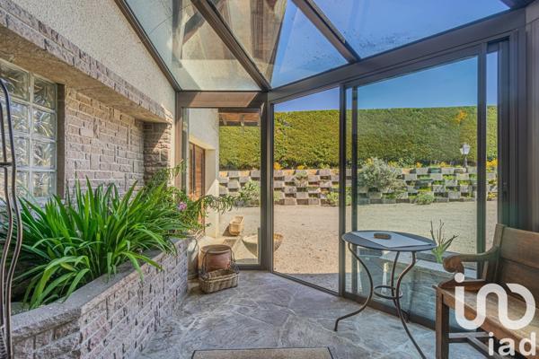 Maison 9 pièces de 245 m² à Vétraz-Monthoux (74100)