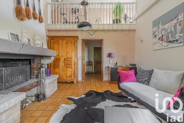 Maison 9 pièces de 245 m² à Vétraz-Monthoux (74100)