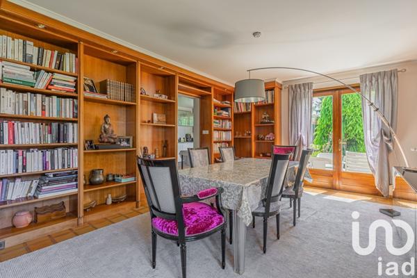 Maison 9 pièces de 245 m² à Vétraz-Monthoux (74100)