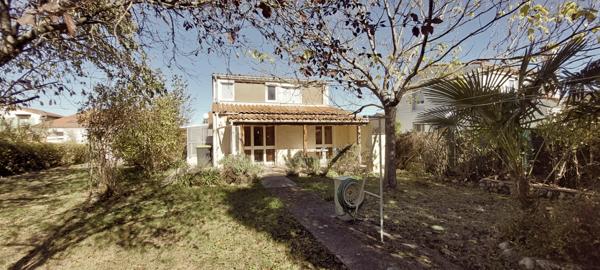 MAISON LA TOUR DU CRIEU AVEC JARDIN IDEALEMENT SITUEE
