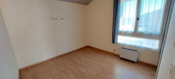 MAISON LA TOUR DU CRIEU AVEC JARDIN IDEALEMENT SITUEE