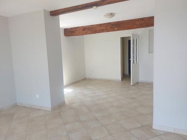 Maison de campagne T4 avec jardin et abri à Miradoux