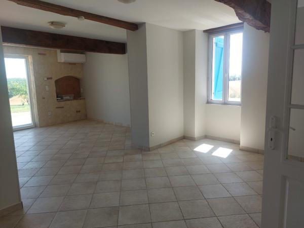 Maison de campagne T4 avec jardin et abri à Miradoux