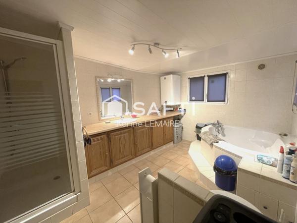 Maison semi individuelle 3 chambres où poser ses meubles.