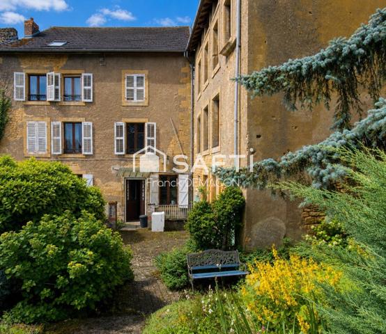 Demeure de caractère – 243 m² – Jardin de 700 m² – Dépendance à réhabiliter
