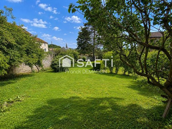 Demeure de caractère – 243 m² – Jardin de 700 m² – Dépendance à réhabiliter