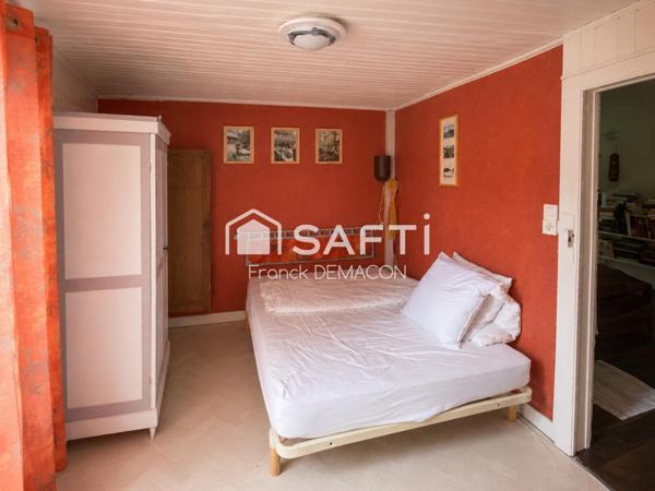 Demeure de caractère – 243 m² – Jardin de 700 m² – Dépendance à réhabiliter