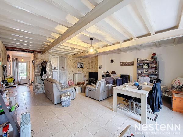 A Vendre Maison en Pierre rénovée de 225 m² avec Terrasses et Jardin proche du centre de Condom