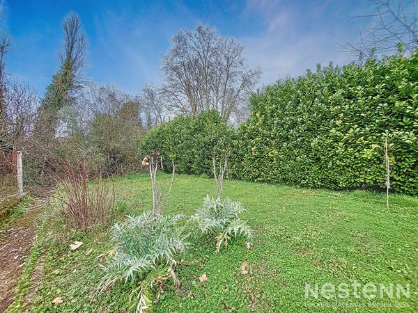 A Vendre Maison en Pierre rénovée de 225 m² avec Terrasses et Jardin proche du centre de Condom