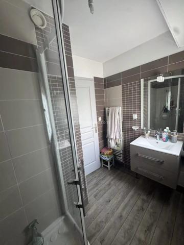 Vente                                                      Appartement
                        
                     2 pièces                      44 m2                     à Dinan