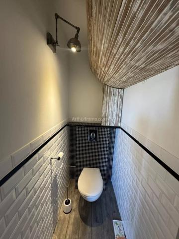 Vente                                                      Appartement
                        
                     2 pièces                      44 m2                     à Dinan