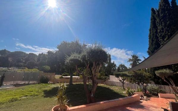 Maison à vendre    5 pièces •  Sanary-sur-Mer