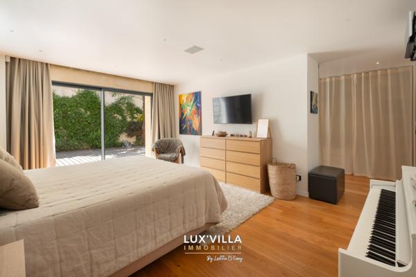 Lattes (34970) SUPERBE MAS rénové dans un esprit LOFT & aux prestations haut de gamme.