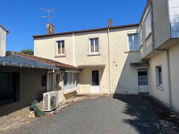 MAISON CENTRE LA CHAPELLE BASSE MER 5 CHAMBRES
