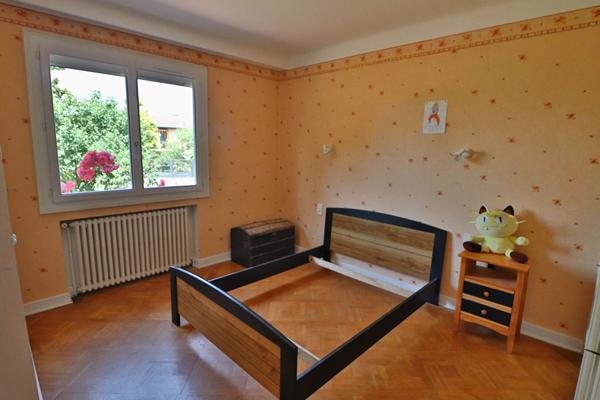 Maison Francheville 8 pièces 156 m2 5 chambres sur un grand terrain de 1790m²