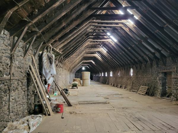 Bâtiment agricole et hangar Allanche (15160)
