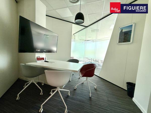 PLATEAU DE BUREAUX MODERNE AUX PRESTATIONS HAUT DE GAMME A LOUER A LA DURANNE