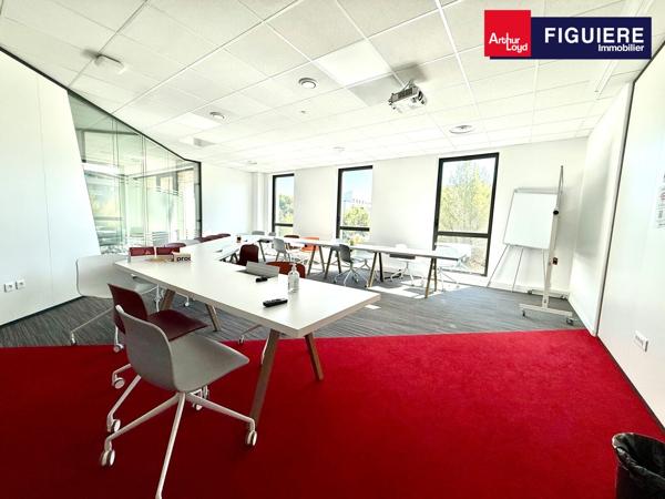 PLATEAU DE BUREAUX MODERNE AUX PRESTATIONS HAUT DE GAMME A LOUER A LA DURANNE