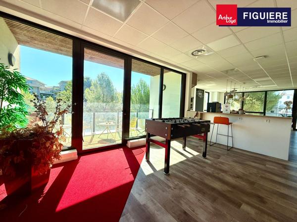 PLATEAU DE BUREAUX MODERNE AUX PRESTATIONS HAUT DE GAMME A LOUER A LA DURANNE