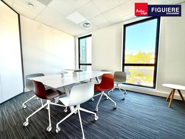 PLATEAU DE BUREAUX MODERNE AUX PRESTATIONS HAUT DE GAMME A LOUER A LA DURANNE