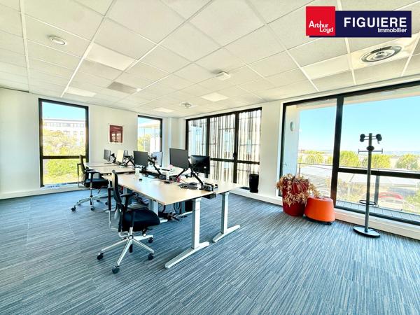 PLATEAU DE BUREAUX MODERNE AUX PRESTATIONS HAUT DE GAMME A LOUER A LA DURANNE