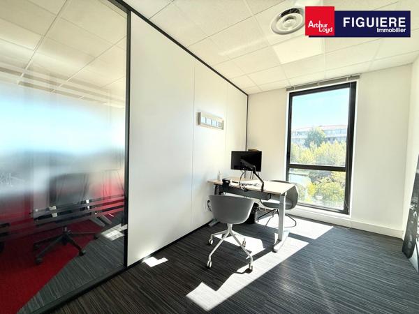 PLATEAU DE BUREAUX MODERNE AUX PRESTATIONS HAUT DE GAMME A LOUER A LA DURANNE