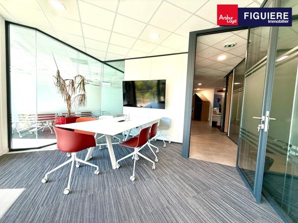 PLATEAU DE BUREAUX MODERNE AUX PRESTATIONS HAUT DE GAMME A LOUER A LA DURANNE