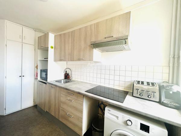 Appartement 3 pièces à vendre à Nanterre - Investissement idéal 280 000 € **  - Référence  15537