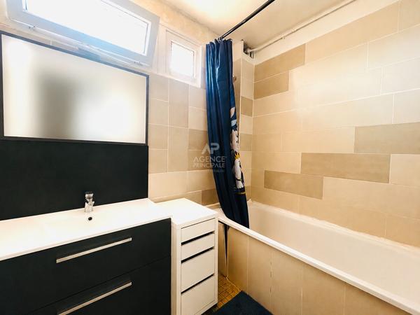 Appartement 3 pièces à vendre à Nanterre - Investissement idéal 280 000 € **  - Référence  15537