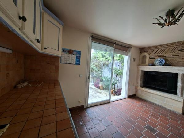 Maison de plain-pied 143 m² – 3 chambres – Jardin clos – Accès rapide Bordeaux–Montpon Ménestérol (24700)