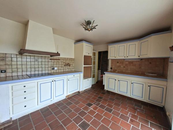 Maison de plain-pied 143 m² – 3 chambres – Jardin clos – Accès rapide Bordeaux–Montpon Ménestérol (24700)