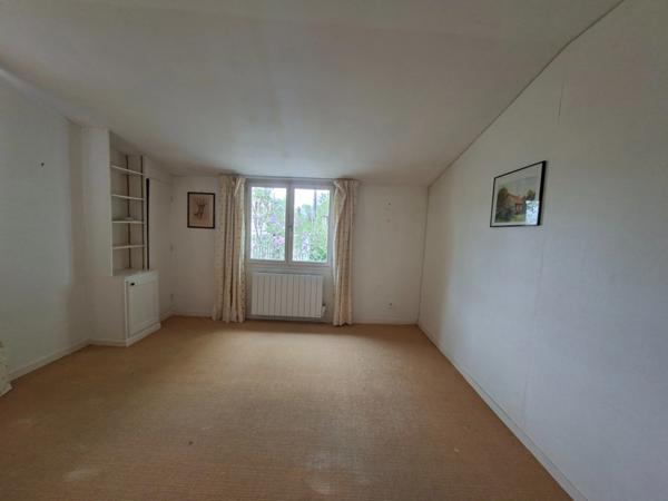 Maison de plain-pied 143 m² – 3 chambres – Jardin clos – Accès rapide Bordeaux–Montpon Ménestérol (24700)