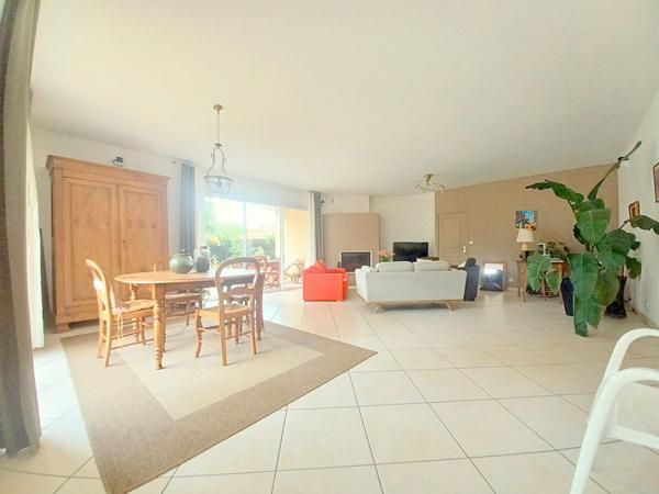 A vendre- Maison spacieuse - 6 chambres - Proximité bourg de Haute Goulaine- superficie 187 m²