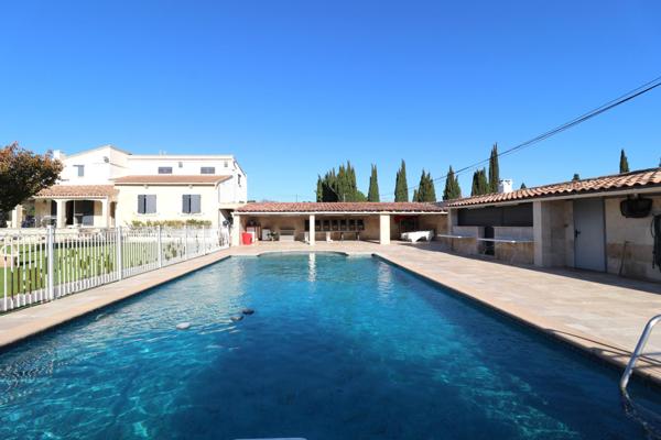 Arles, Villa 220m² sur terrain de 3900m²