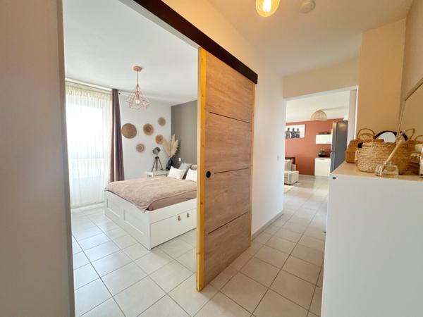 Charmant T2 48 m2 + terrasse 13 m2 + parking couvert – Résidence Récente et Sécurisée