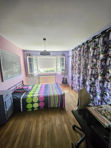 Quartier prisé de Vierzon,vaste maison sur beau terrain de plus de 3000m2