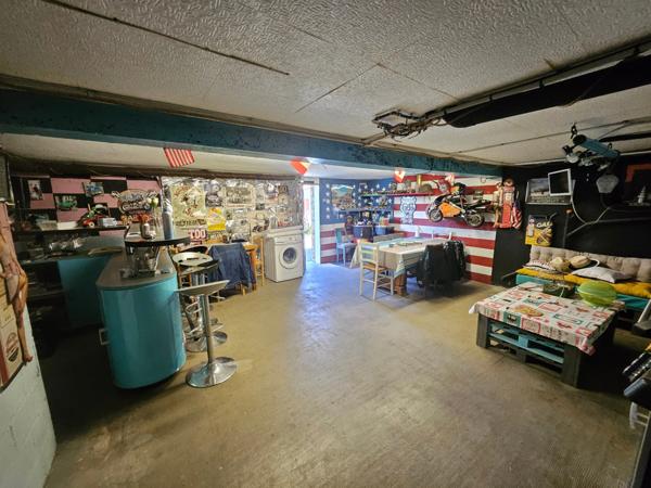 Quartier prisé de Vierzon,vaste maison sur beau terrain de plus de 3000m2