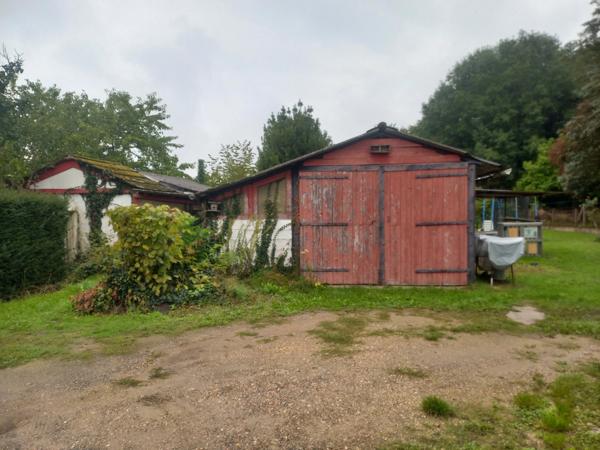 Quartier prisé de Vierzon,vaste maison sur beau terrain de plus de 3000m2