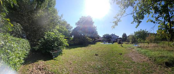 Quartier prisé de Vierzon,vaste maison sur beau terrain de plus de 3000m2