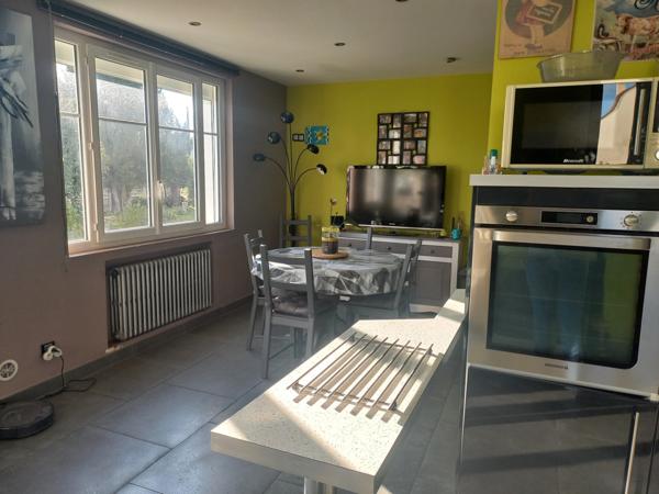 Quartier prisé de Vierzon,vaste maison sur beau terrain de plus de 3000m2