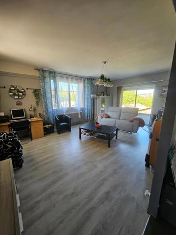 Quartier prisé de Vierzon,vaste maison sur beau terrain de plus de 3000m2