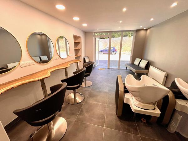Local commercial Salon de coiffure Ennery