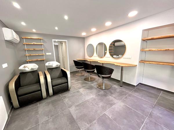Local commercial Salon de coiffure Ennery