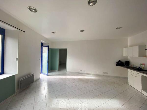 Immeuble 131 m² à Saint-Vincent-Sterlanges 85110